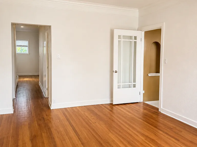 3252 S University Dr — Photo 2