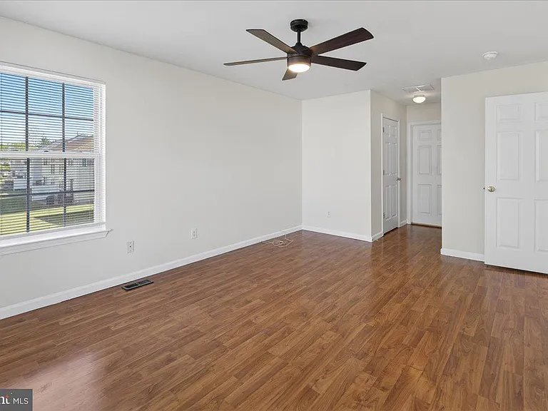 313 Fountayne Ln — Photo 21