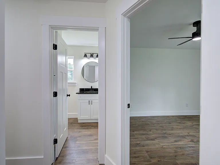 124 Robinhood Dr SE #B — Photo 5