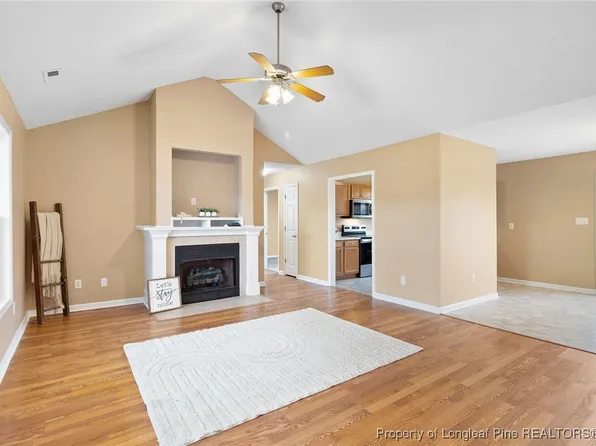 430 Turret Ct, Hope Mills, NC 28348