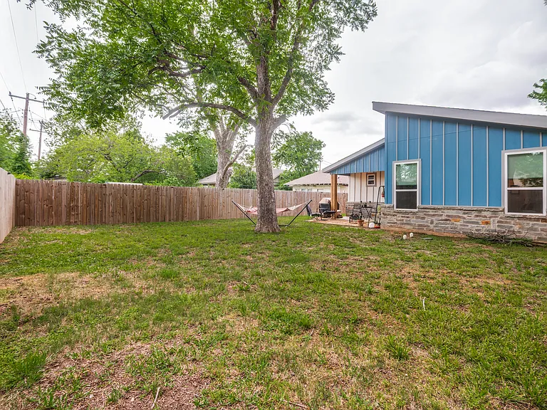 2123 Ramsey Ave — Photo 24