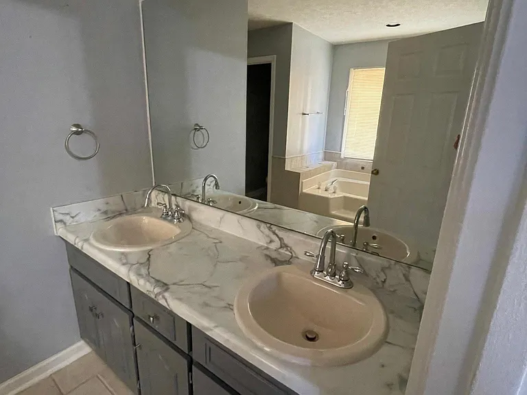 7004 Robins Nest Dr — Photo 15