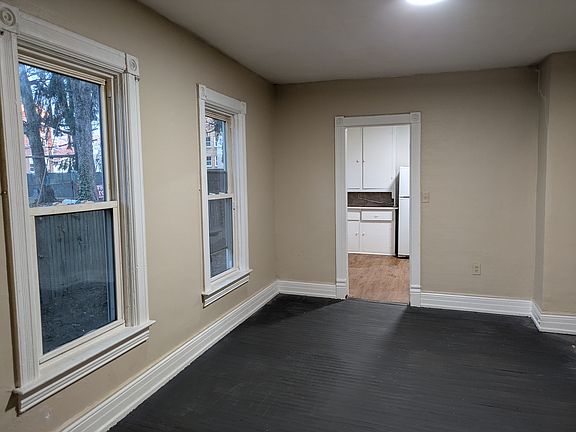 2nd image of 533 1/2 E 9th St