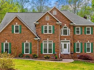 1805 Wild Fern Dr, Oak Ridge, NC 27310