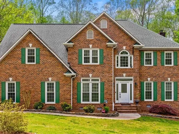 1805 Wild Fern Dr, Oak Ridge, NC 27310