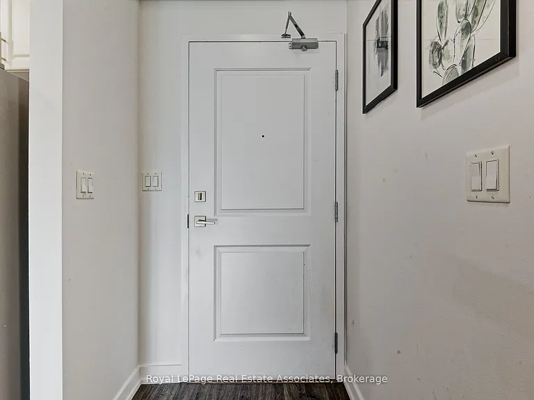 35 Southshore Cres #111 — Photo 6