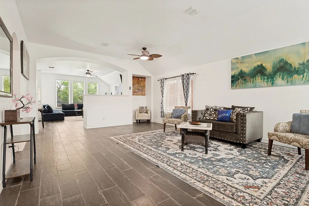 4 bed, 2250 sqft, $4,200 — Photo 1