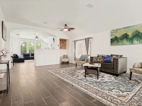 409 Creek Point Ln, Arlington, TX 76002