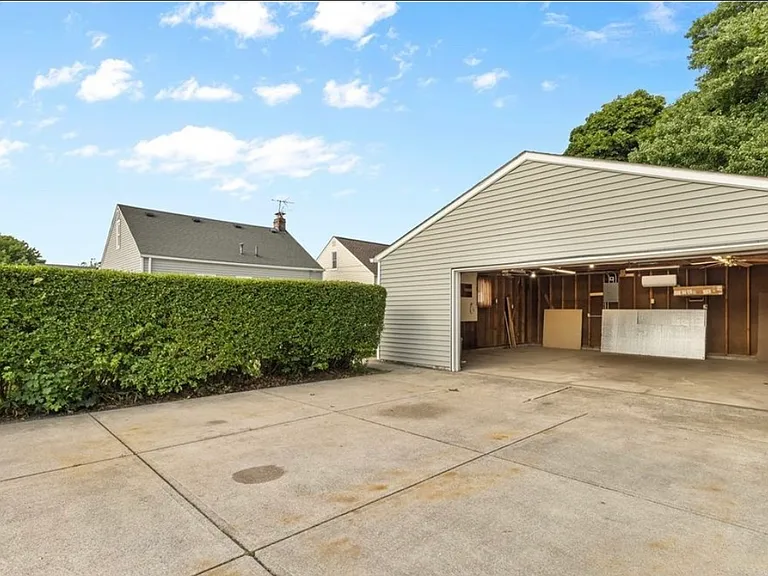 5915 Forest Ave — Photo 22