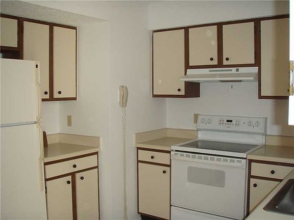 5th image of 733 Heavens Dr APT 3