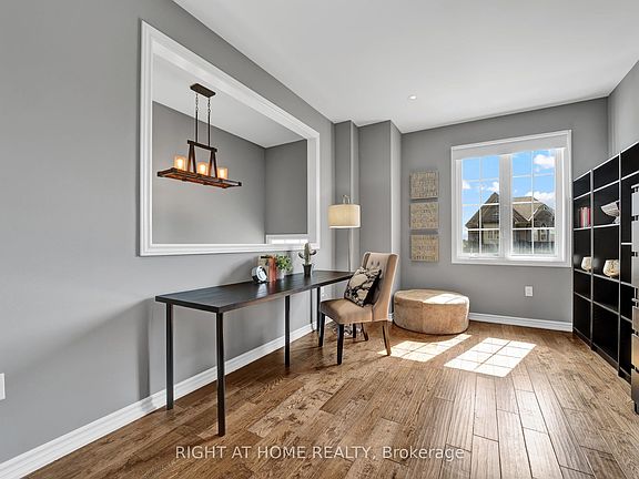 3rd image of 40 Ridge Gate Cres