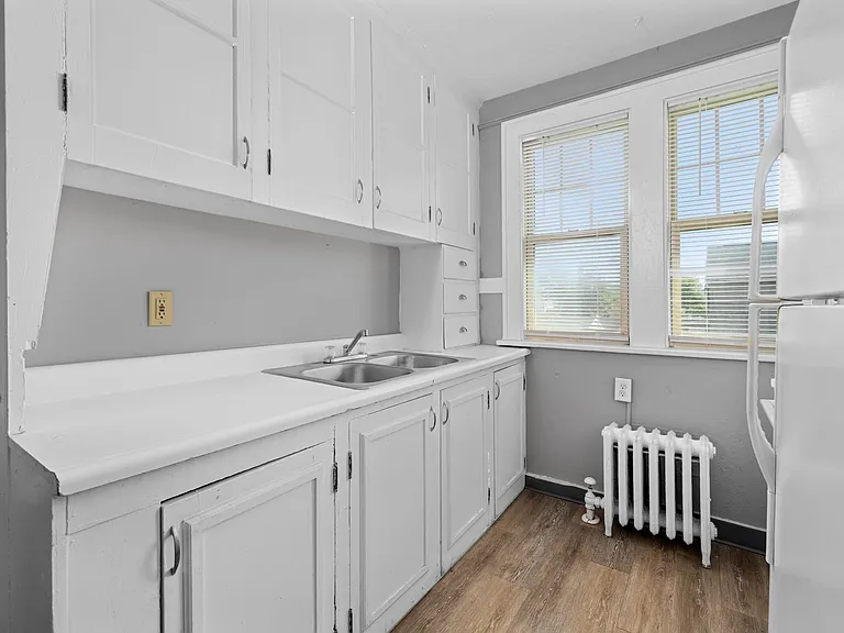 Colvin View Apartments — Photo 25