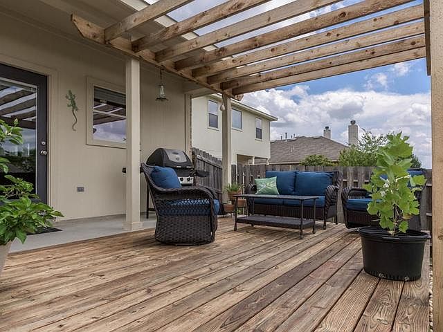 1st image of 260 Dark Horse Ln