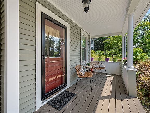 4th image of 65 Prescott St