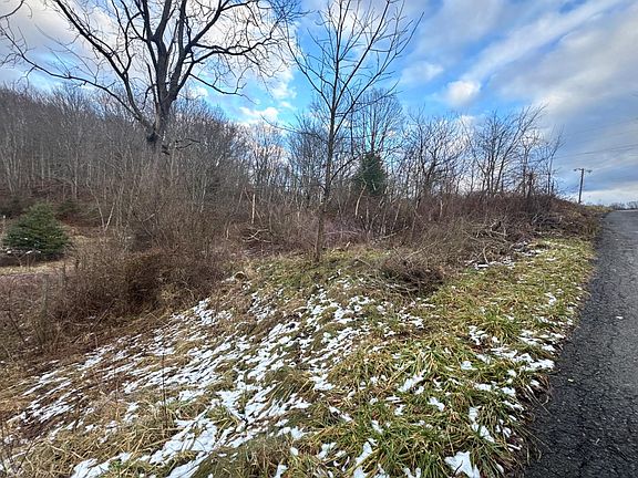 4th image of Clubhouse Loop