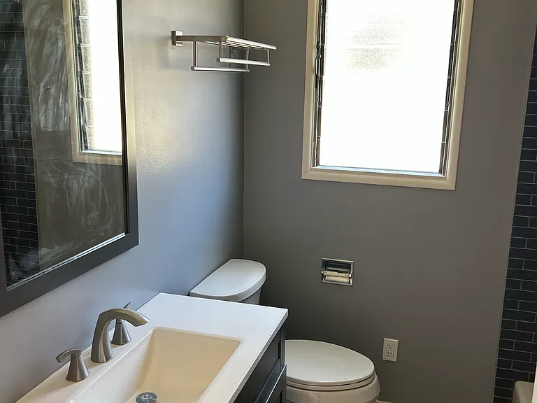 854-864 E Mendocino St #862 — Photo 7