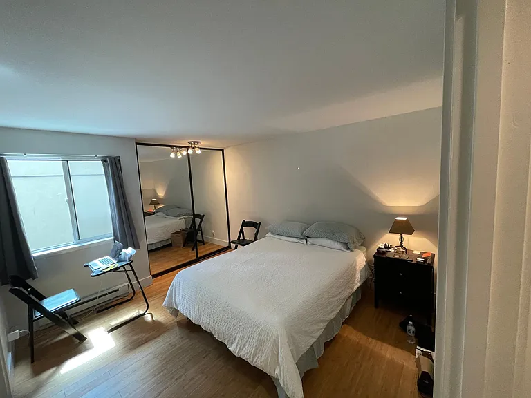 Second bedroom with direct access to bathroom