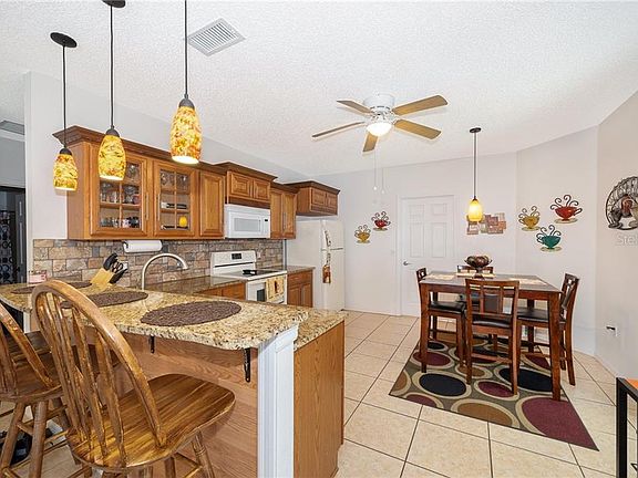 3rd image of 467 Flamingo Ct