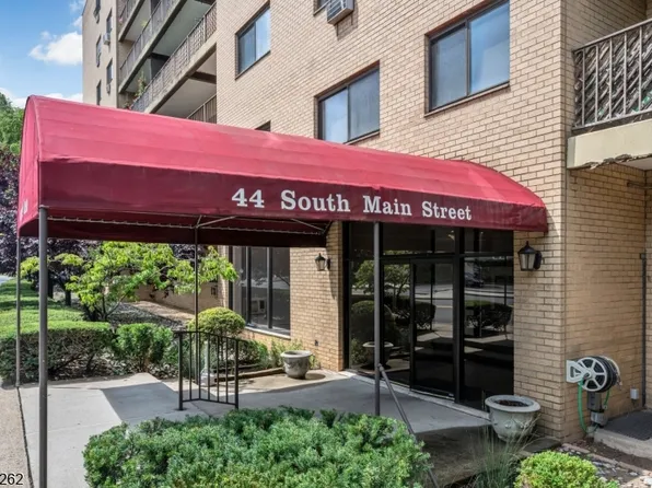 44 S Main St #6J, Lodi Boro, NJ 07644