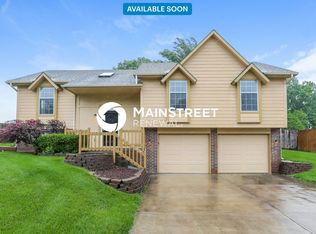 406 Huntington Dr S, Greenwood, MO 64034