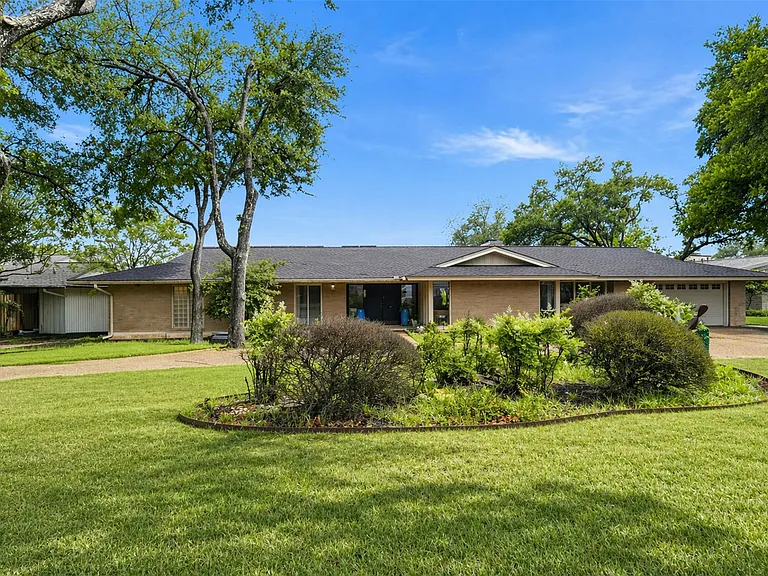 6808 Mesa Dr — Photo 15