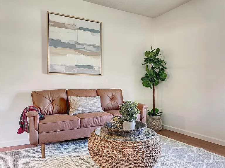 7000 Lincoln Dr — Photo 17