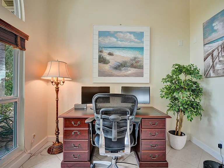 15910 Lindbergh Ln — Photo 20