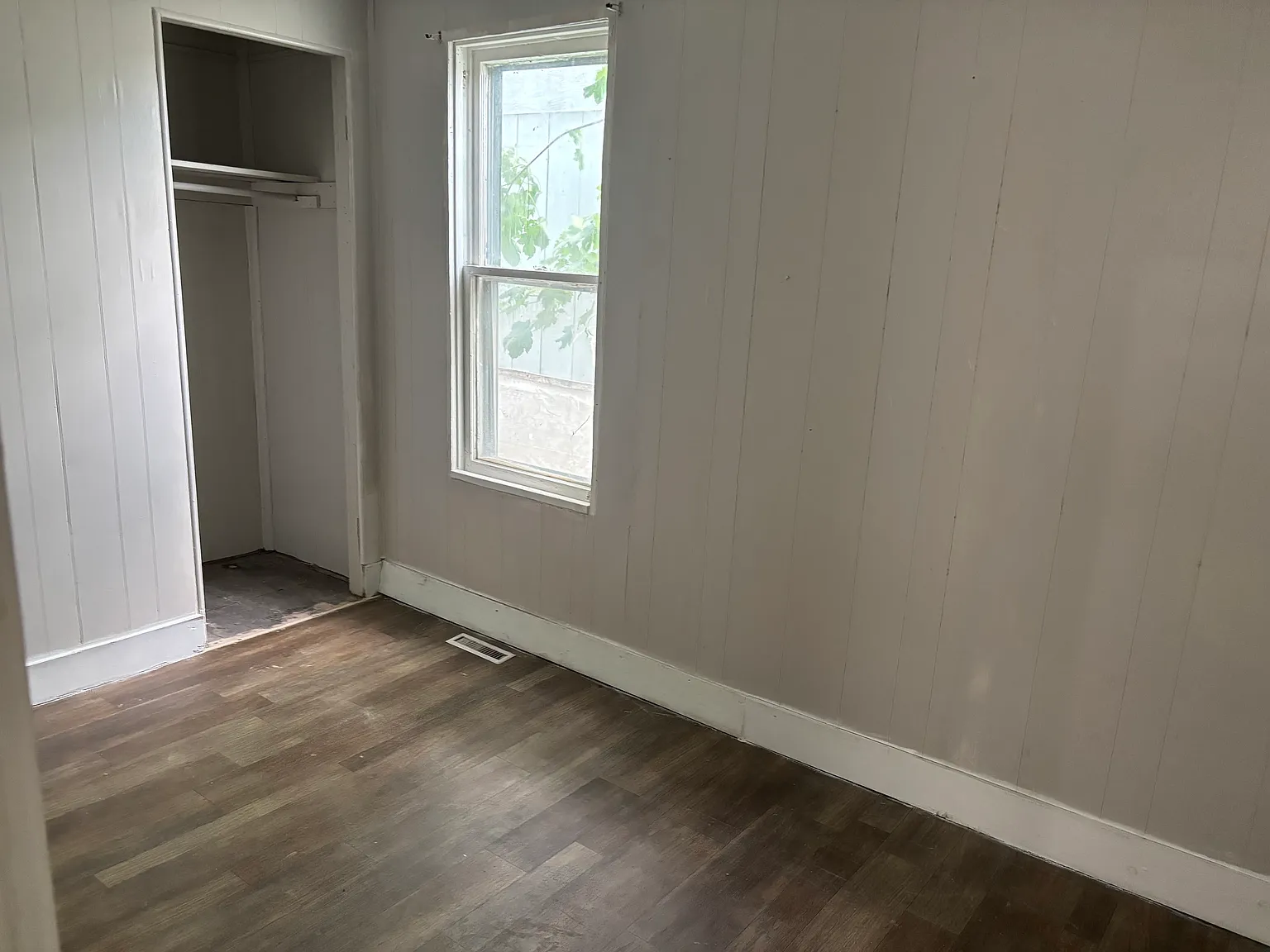 3 bed, 1100 sqft, $1,200 — Photo 3
