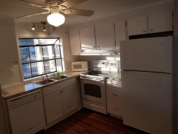 3rd image of 1000 Kings Hwy Unit 60