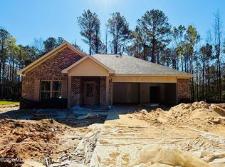 261 Smith Dr, Mendenhall, MS 39114