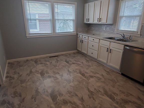 3rd image of 222 Anita Dr