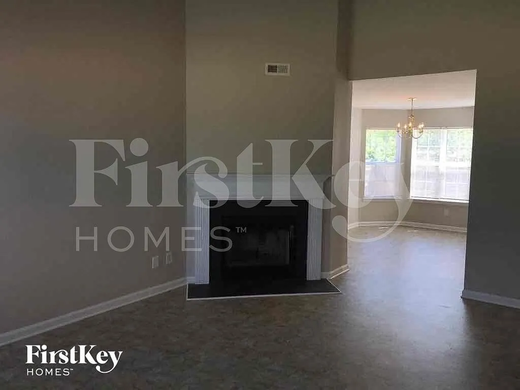 Building Photo - 7301 Hidden Creek Dr