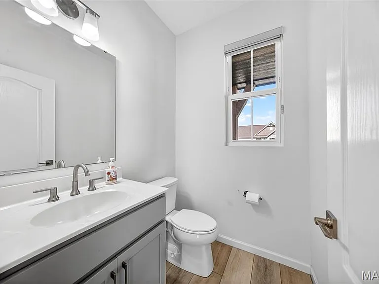 207 Kerry Downs Dr — Photo 15