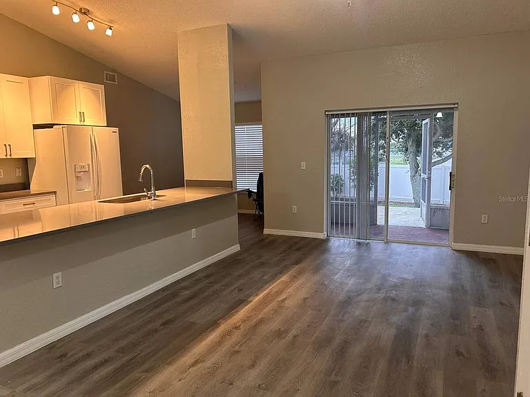 669 Sierra Cir — Photo 6