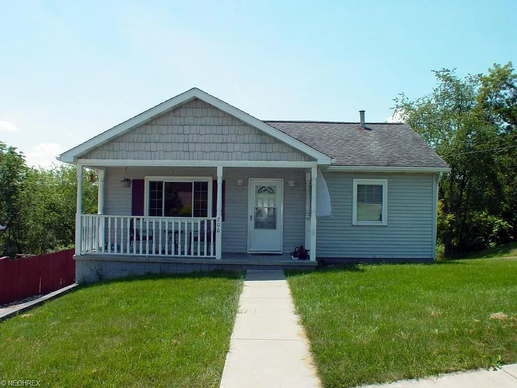 200 Paul Ave photo 1