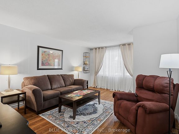 2nd image of 93 Nicholas Cres