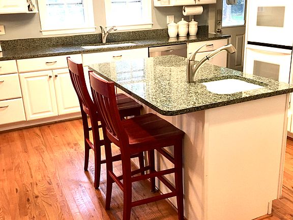 4th image of 121 Whittington Dr