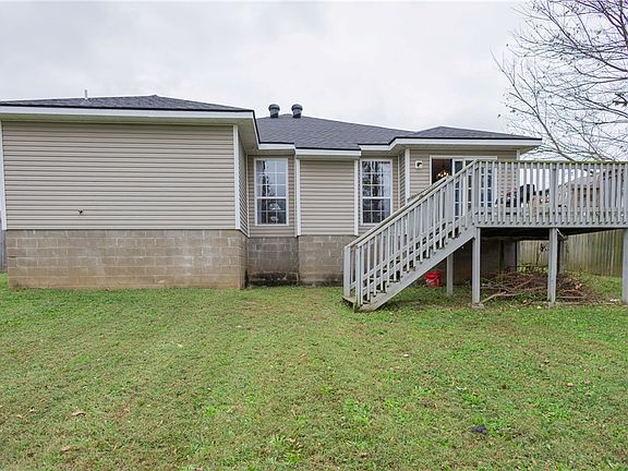 4th image of 151 Elizabeth Dr