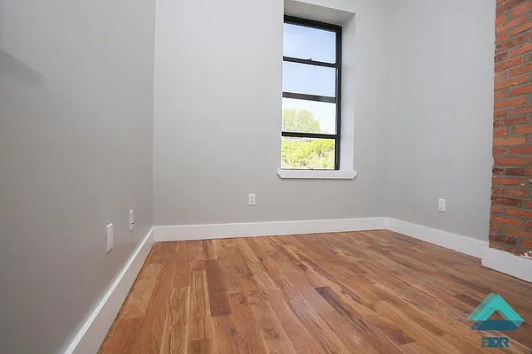 Rented by EXR | media 59