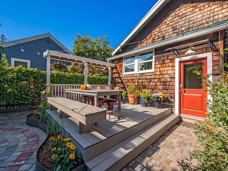 517 W Pleasant Pl — Photo 21