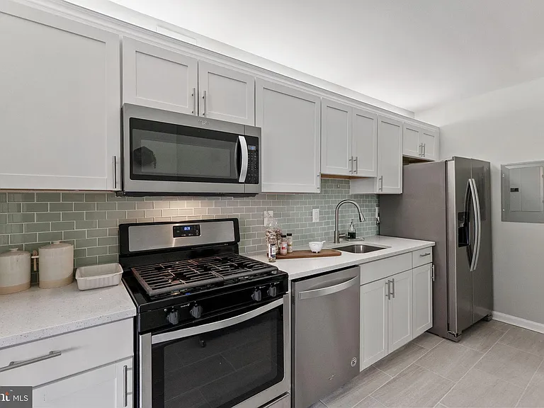 4515 Willard Ave #1414S — Photo 14