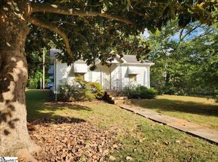 121 Circle Dr, Greer, SC 29650