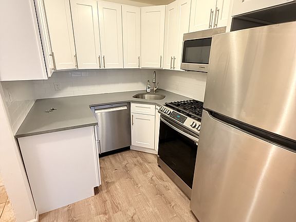 5th image of 80 Graham Ave APT 2B