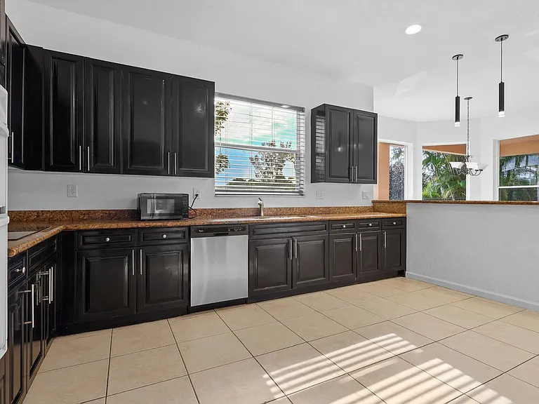 1831 Waldorf Dr — Photo 24