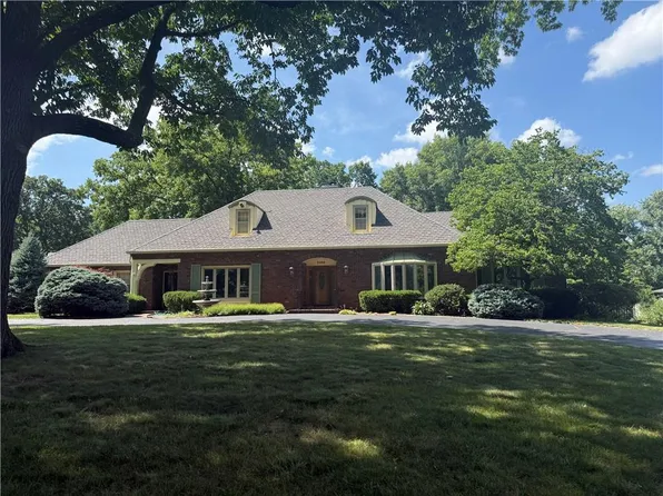 3408 Shady Bend Dr, Independence, MO 64052