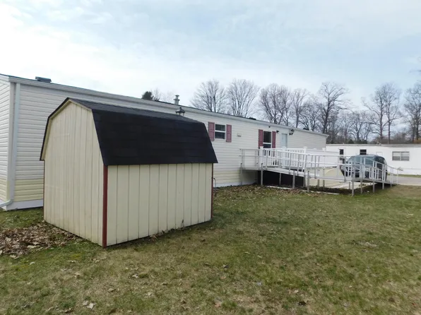 204 Landmark St NW, Sparta, MI 49345
