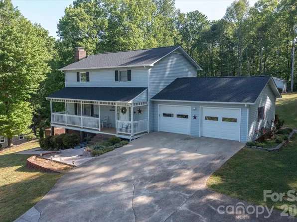 295 Cobblestone Dr, Marion, NC 28752