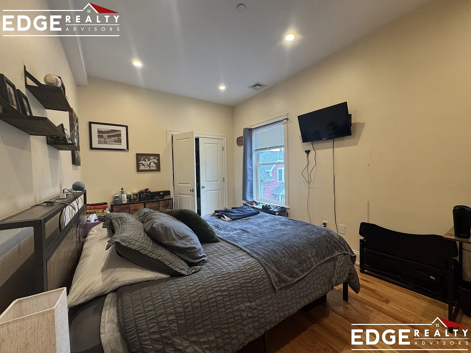 4 bed, 1400 sqft, $4,900 — Photo 3