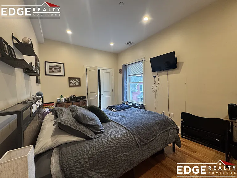 7 Sparhawk St #2A — Photo 3