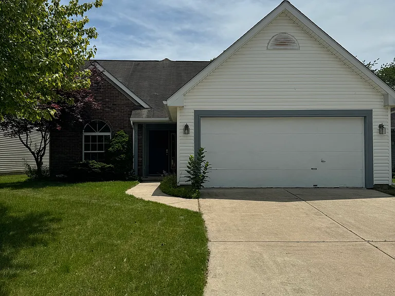 2217 Sandpiper Ct S — Photo 1